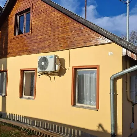 Dunakanyar Vendeghaz Apartmán *
